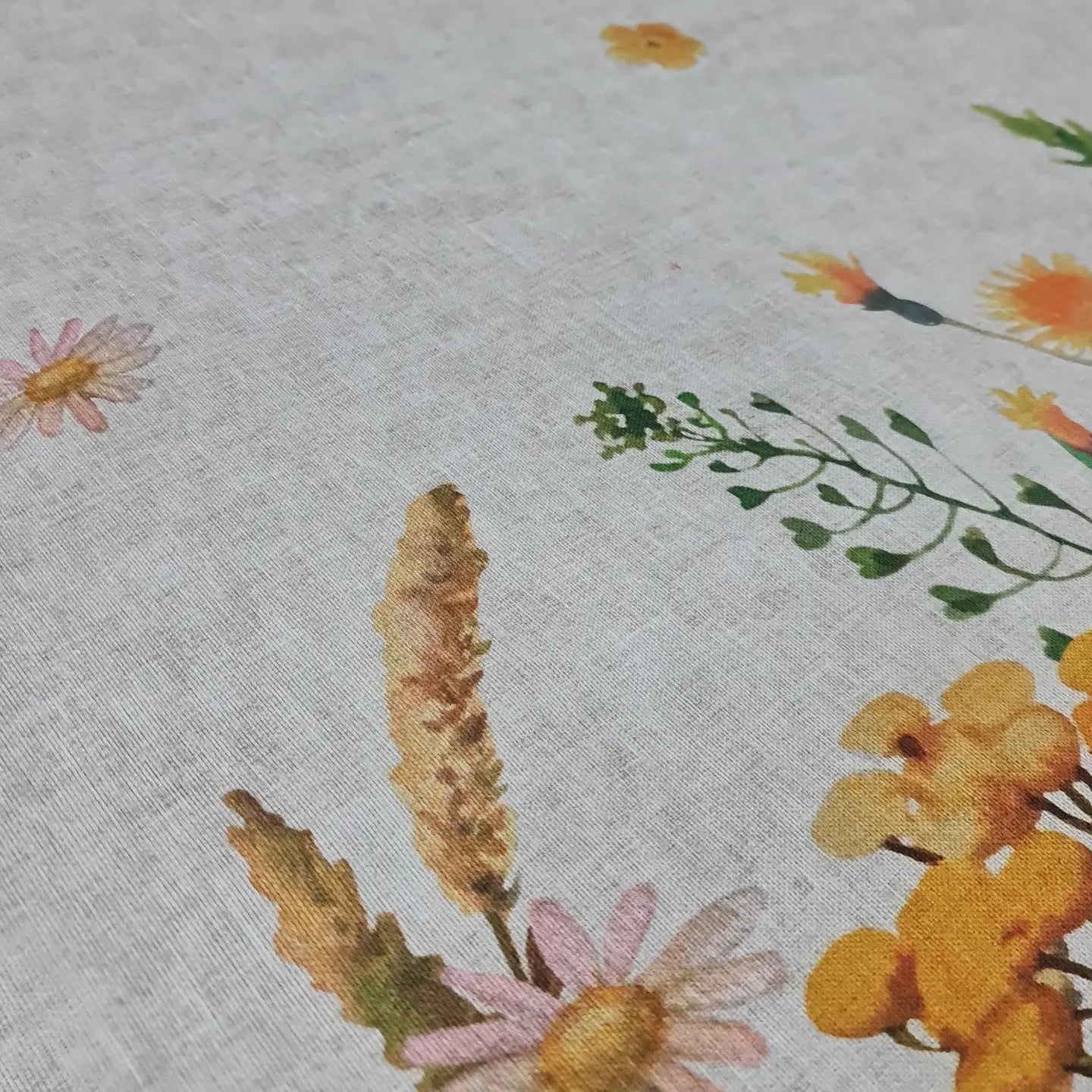 Покривка за маса "Field Flowers" от смесена памучна тъкан