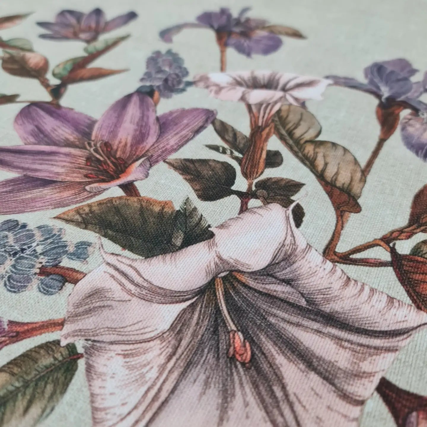 Покривка за маса с принт Wisteria